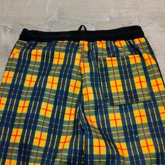 Plaid Fashion Nova Sweatpants - Picture 9 of 9
